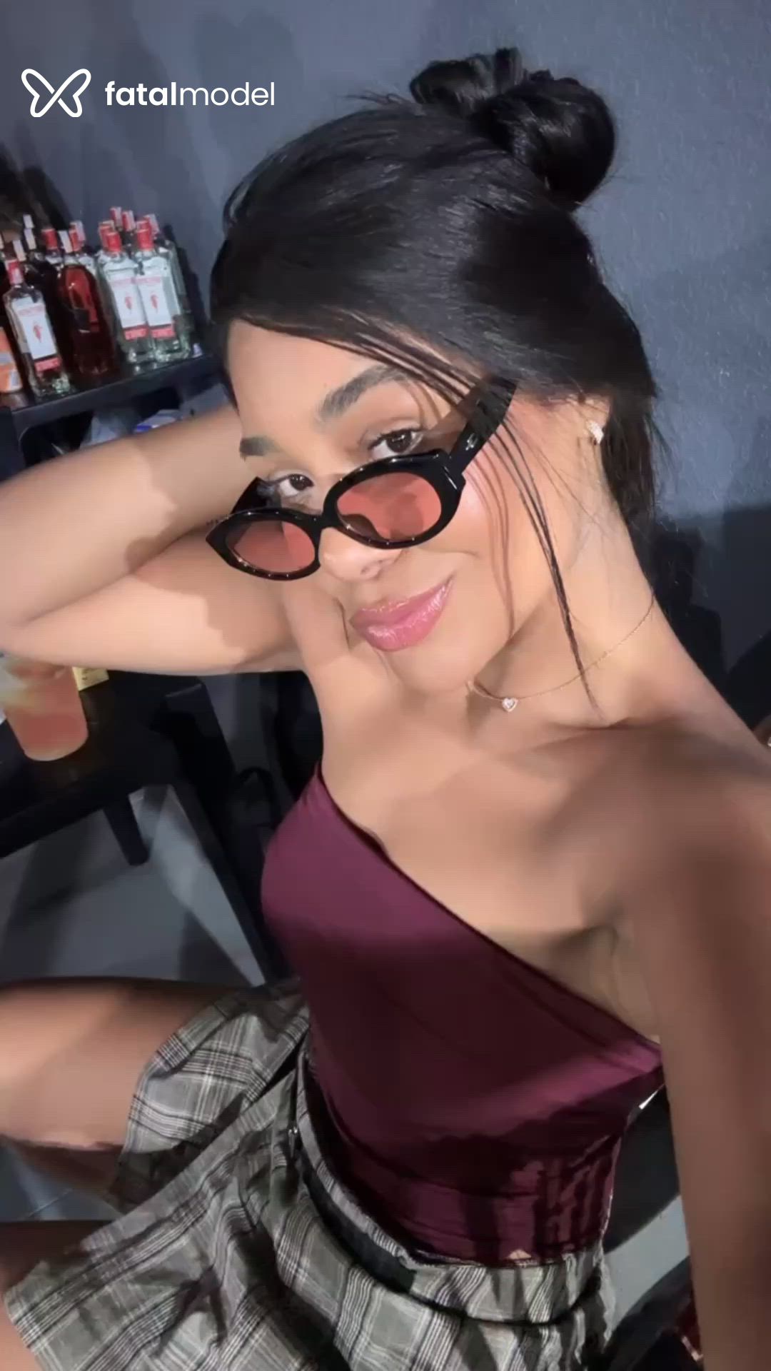 Acompanhante mulher morena (o) de olhos castanhos - Selena