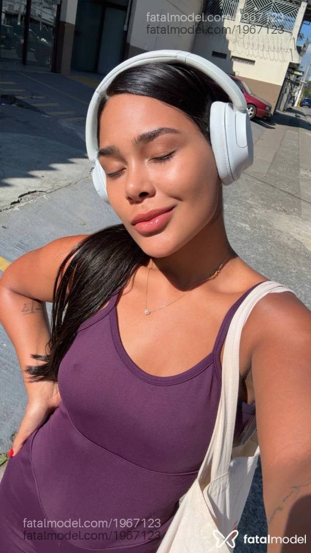 Acompanhante mulher morena (o) de olhos castanhos em Belo Horizonte - Selena