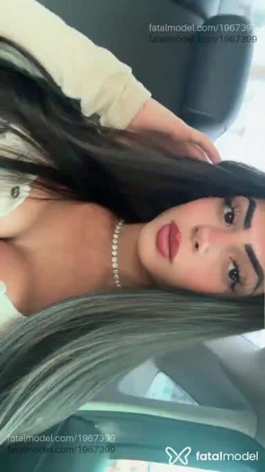 Acompanhante mulher trans com cabelo castanho de olhos castanhos em Contagem - Ana Jenny