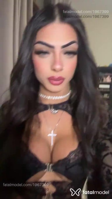 Acompanhante mulher trans com cabelo castanho de olhos castanhos em Contagem - Ana Jenny