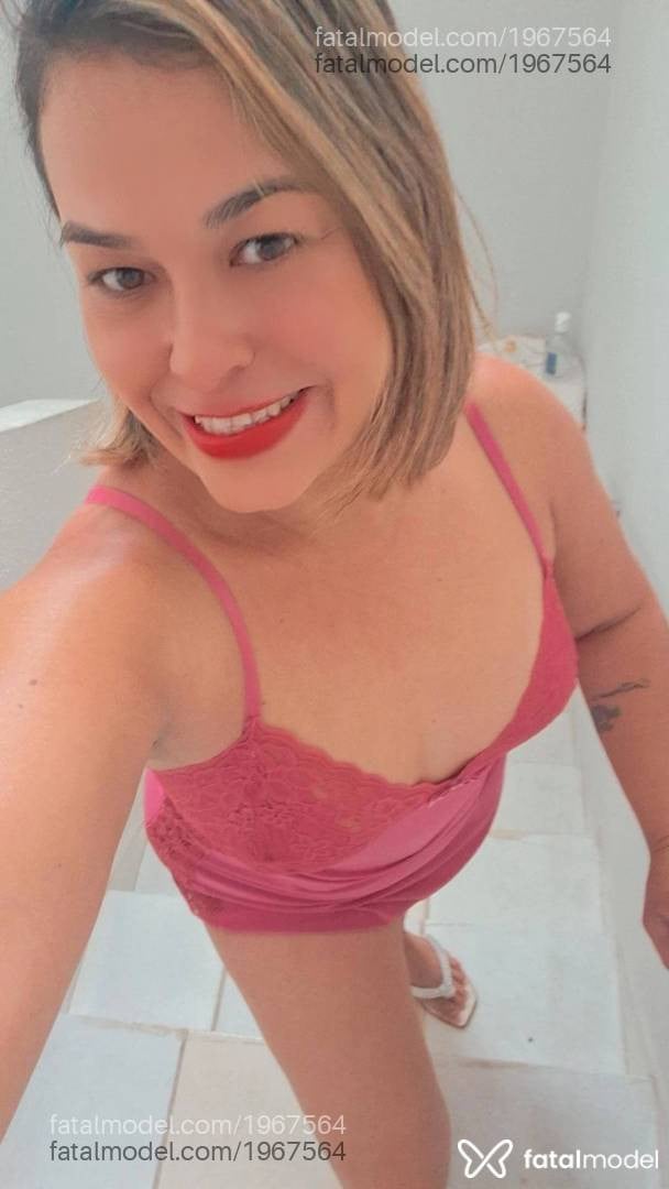 Acompanhante mulher com cabelo castanho de olhos castanhos - Erika