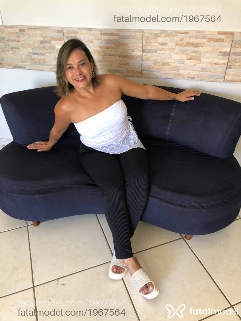 Acompanhante mulher com cabelo castanho de olhos castanhos em Campo Grande - Erika