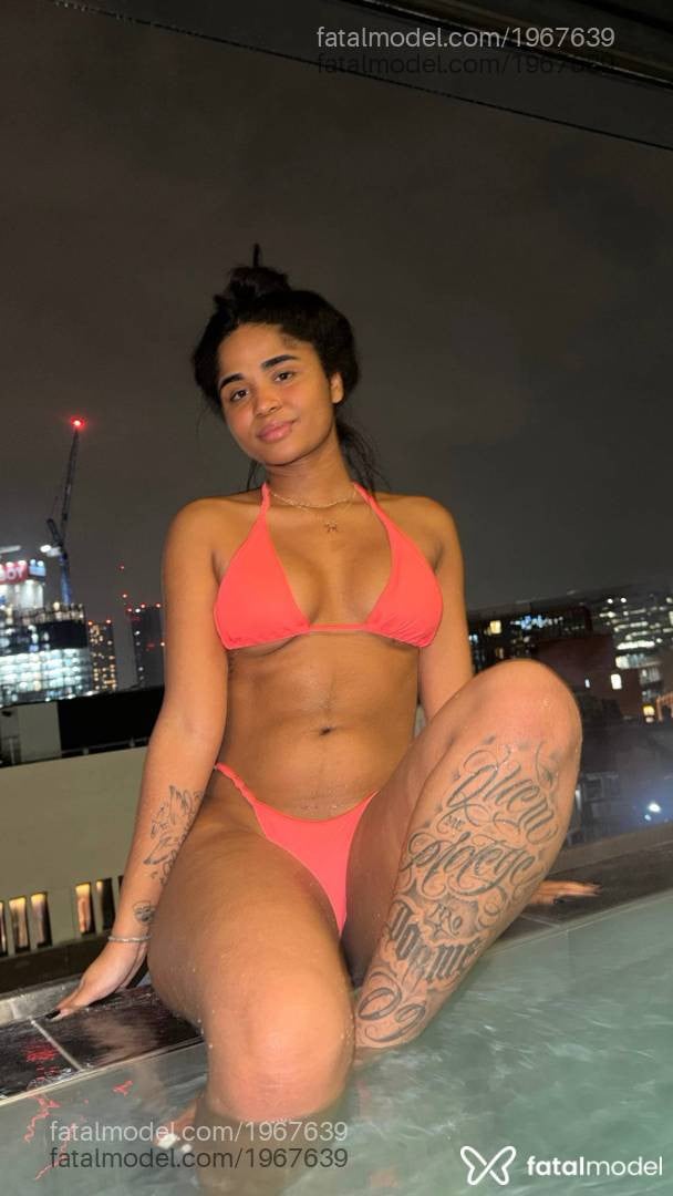 Acompanhante mulher morena (o) de olhos pretos em São Paulo - Mirella ferraz