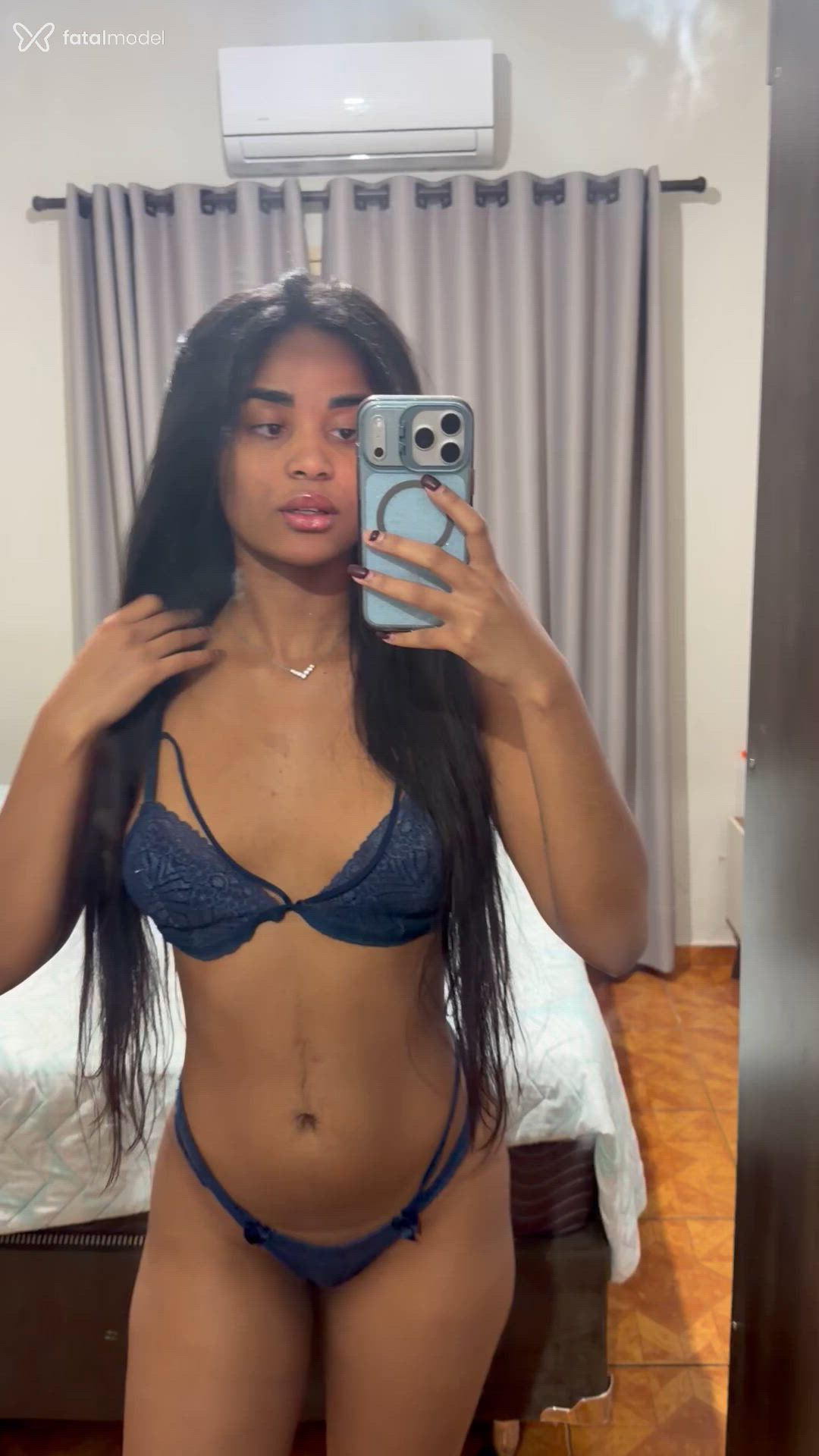 Acompanhante mulher morena (o) de olhos pretos em Votuporanga Acompanhante mulher morena (o) de olhos pretos em Votuporanga - Mirella ferraz