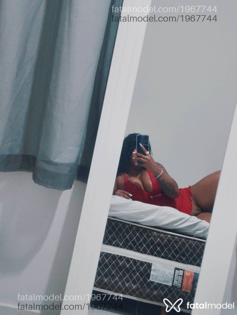 Acompanhante mulher morena (o) de olhos castanhos - Kiara Galvão