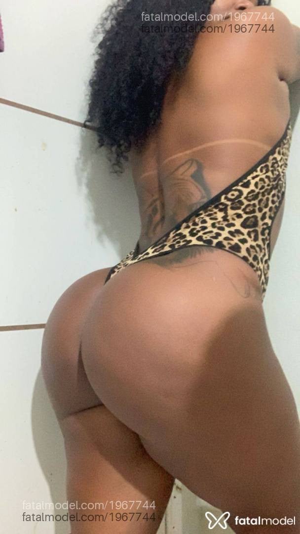 Acompanhante mulher morena (o) de olhos castanhos - Kiara Galvão