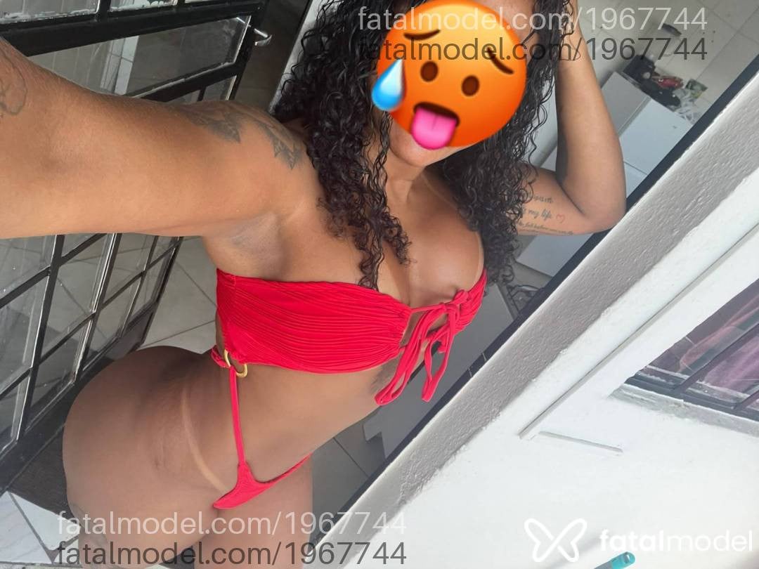 Acompanhante mulher morena (o) de olhos castanhos - Kiara Galvão