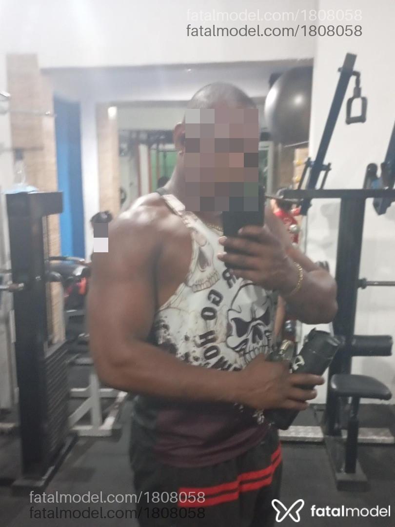 Acompanhante homem morena (o) de olhos castanhos em Cabo Frio - David