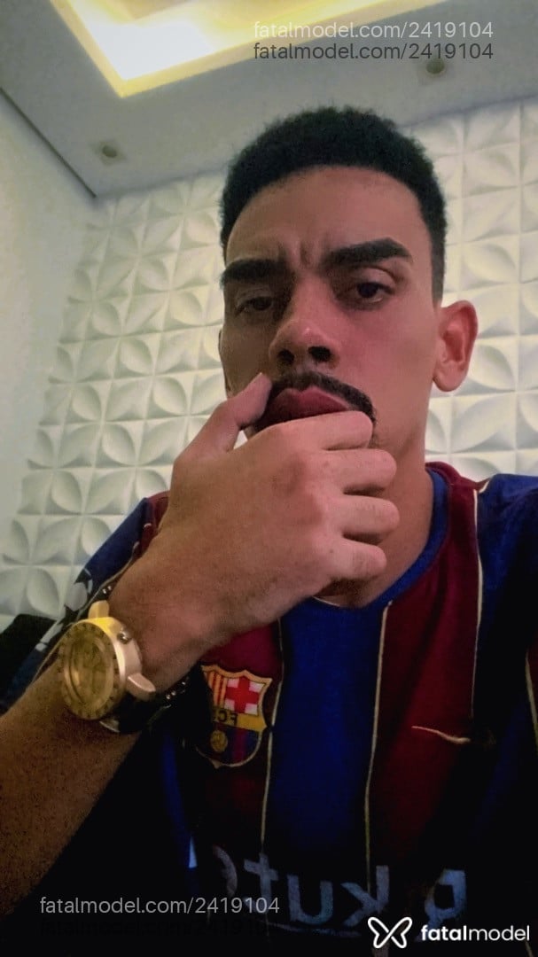 Acompanhante homem morena (o) de olhos pretos em Curitiba - Santos