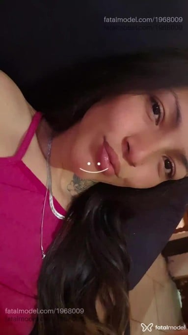 Acompanhante mulher com cabelo castanho de olhos castanhos - Alice Dias Acompanhante mulher com cabelo castanho de olhos castanhos - Alice Dias