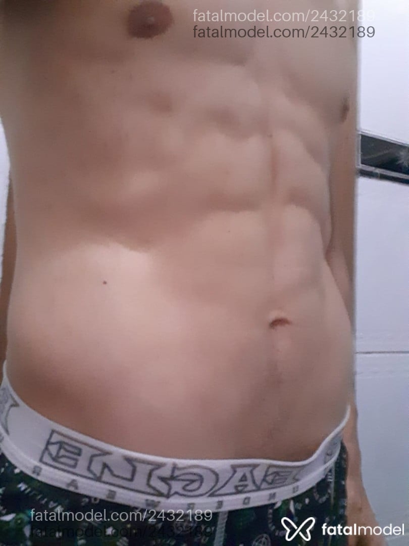 Acompanhante homem morena (o) de olhos castanhos em Balneário Camboriú - Gabriel Ferrazi