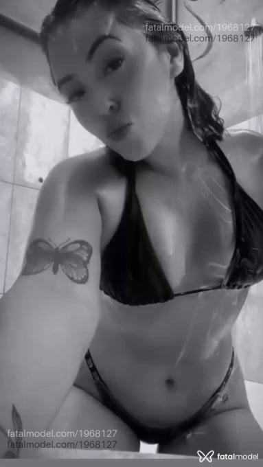 Acompanhante mulher morena (o) de olhos castanhos - Isadora Pleas Acompanhante mulher morena (o) de olhos castanhos - Isadora Pleas