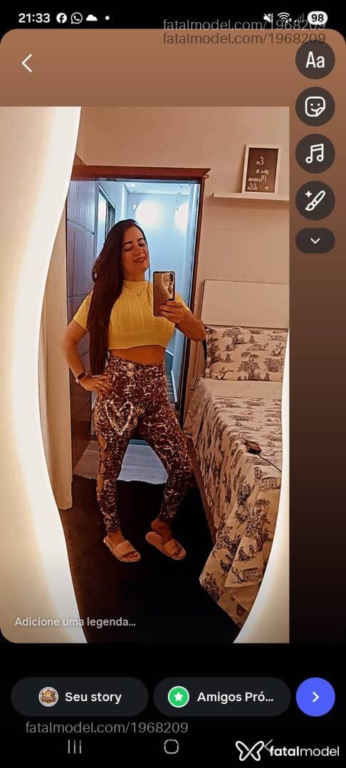 Acompanhante mulher com cabelo castanho de olhos pretos - Amanda