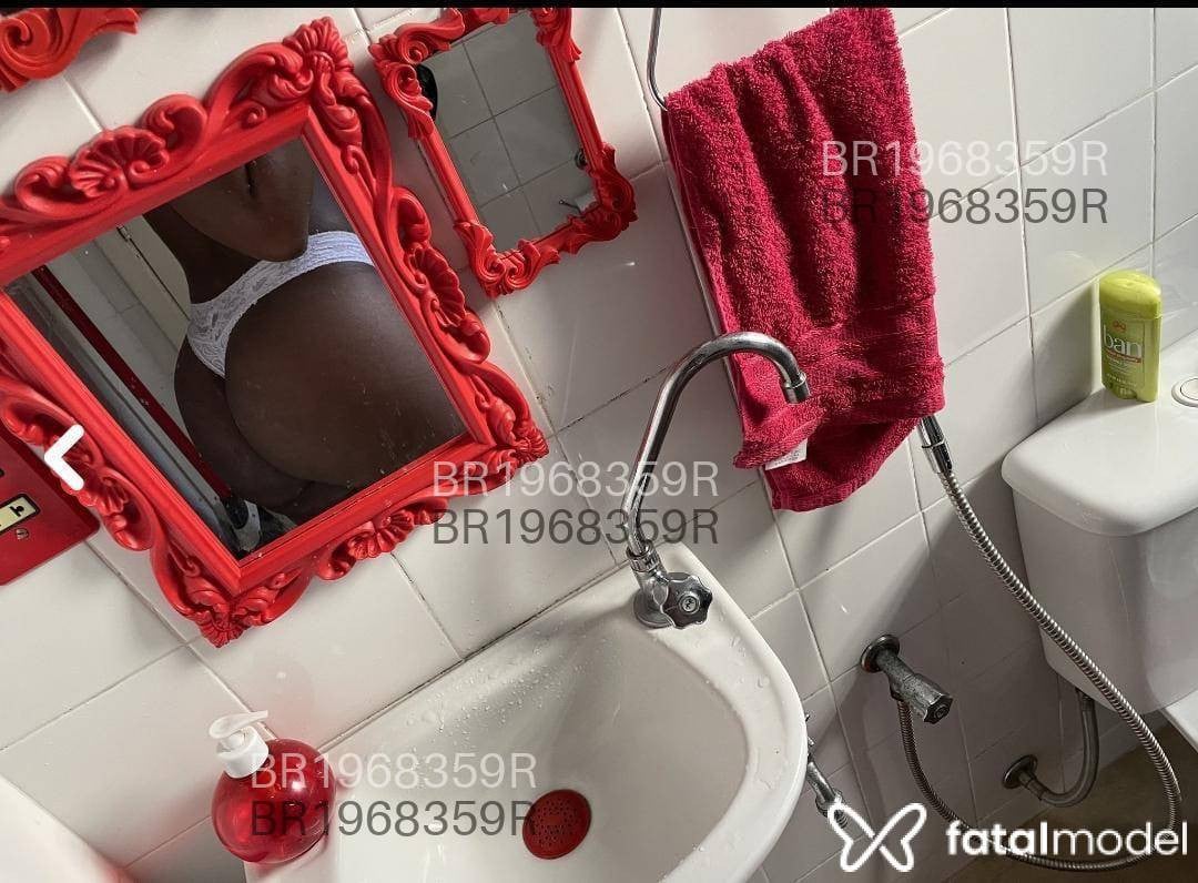 Acompanhante mulher morena (o) de olhos pretos em Juiz de Fora Acompanhante mulher morena (o) de olhos pretos em Juiz de Fora - Nicole