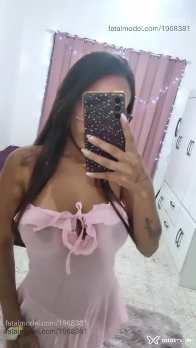 Acompanhante mulher com cabelo castanho de olhos castanhos - Bubu Acompanhante mulher com cabelo castanho de olhos castanhos - Bubu