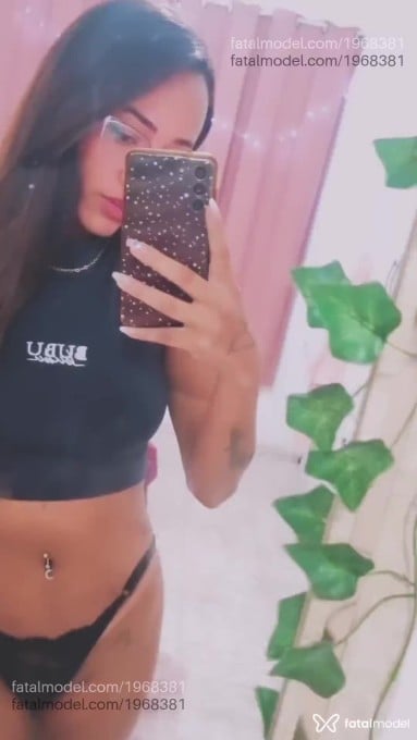 Acompanhante mulher com cabelo castanho de olhos castanhos - Bubu Acompanhante mulher com cabelo castanho de olhos castanhos - Bubu