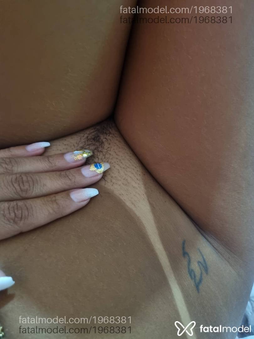 Acompanhante mulher com cabelo castanho de olhos castanhos - Bubu Acompanhante mulher com cabelo castanho de olhos castanhos - Bubu