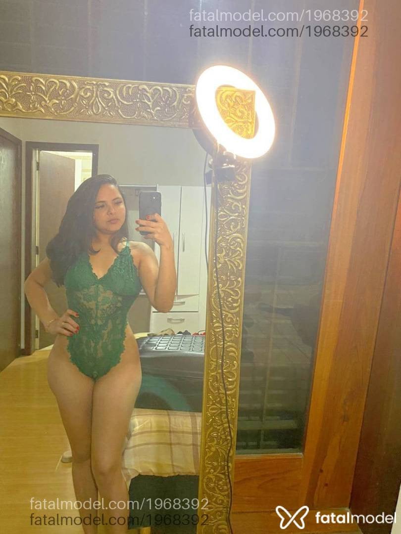 Acompanhante mulher com cabelo castanho de olhos castanhos em Maringá - Ayla Romani