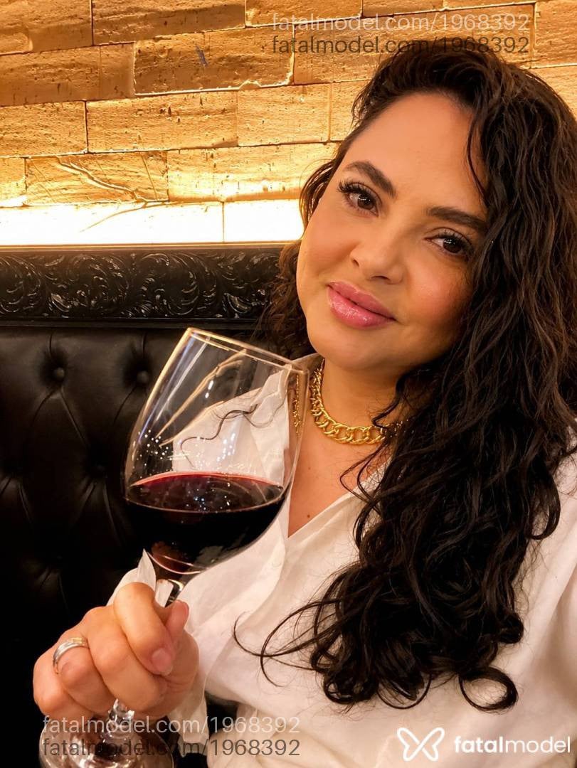 Acompanhante mulher com cabelo castanho de olhos castanhos em Ivaiporã - Ayla Romani