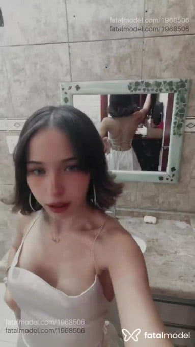 Acompanhante mulher com cabelo castanho de olhos azuis em Araraquara Acompanhante mulher com cabelo castanho de olhos azuis em Araraquara - Celine