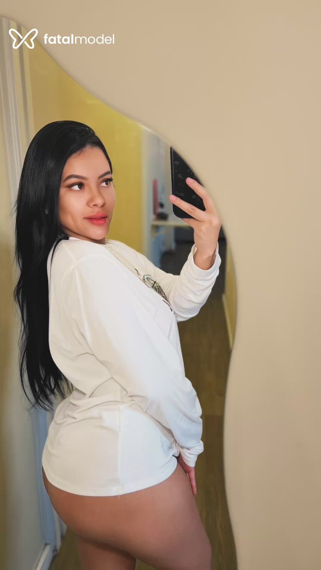 Acompanhante mulher morena (o) de olhos castanhos - Beatriz
