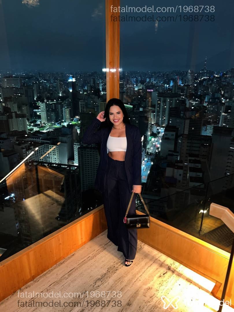 Acompanhante mulher morena (o) de olhos castanhos em São Paulo - Beatriz