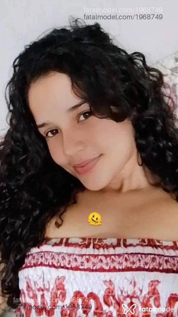 Acompanhante mulher com cabelo castanho de olhos castanhos - Lety