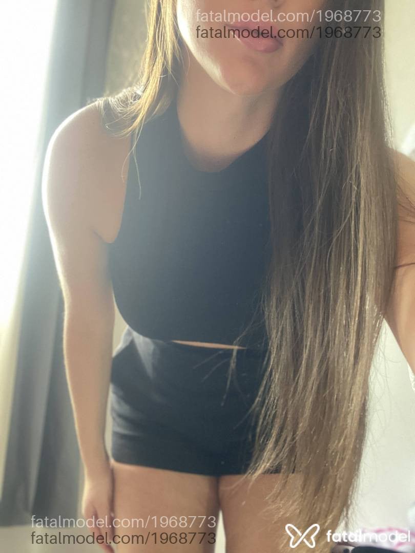 Acompanhante mulher com cabelo castanho de olhos castanhos em Jaraguá do Sul Acompanhante mulher com cabelo castanho de olhos castanhos em Jaraguá do Sul - Carolzinha
