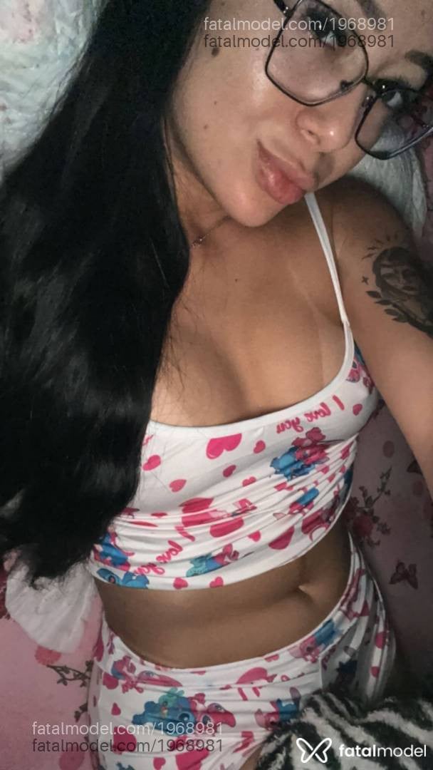 Acompanhante mulher com cabelo castanho de olhos pretos em Goiânia - Rafaela