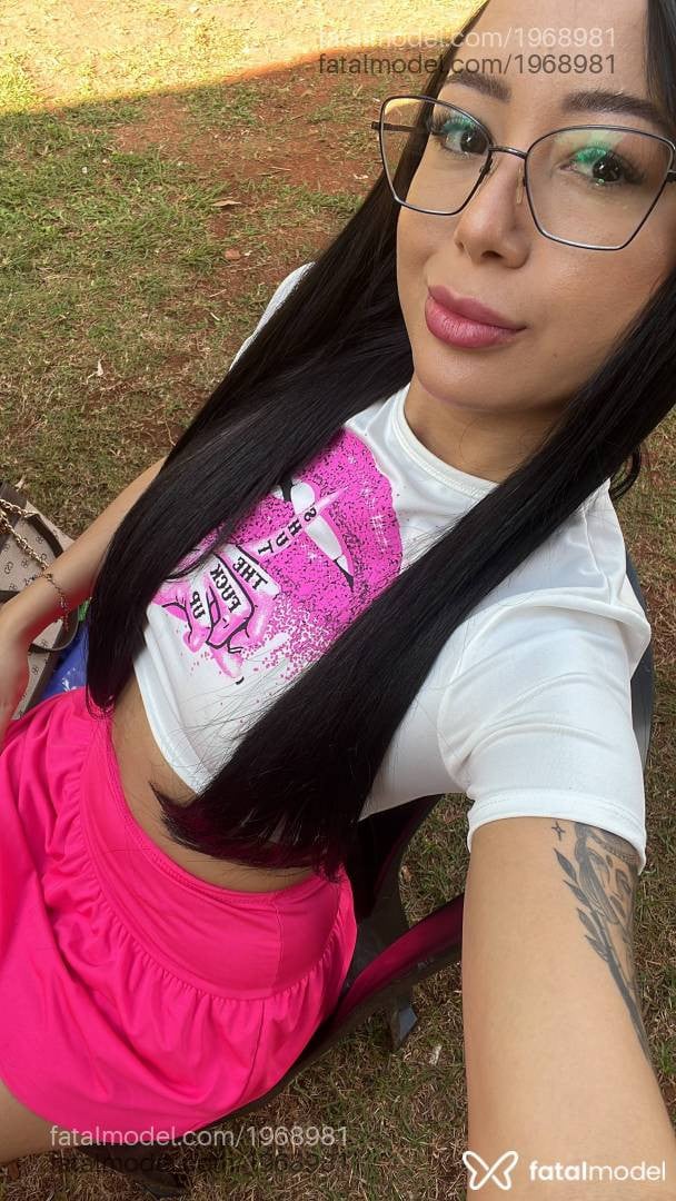 Acompanhante mulher com cabelo castanho de olhos pretos em Goiânia - Rafaela