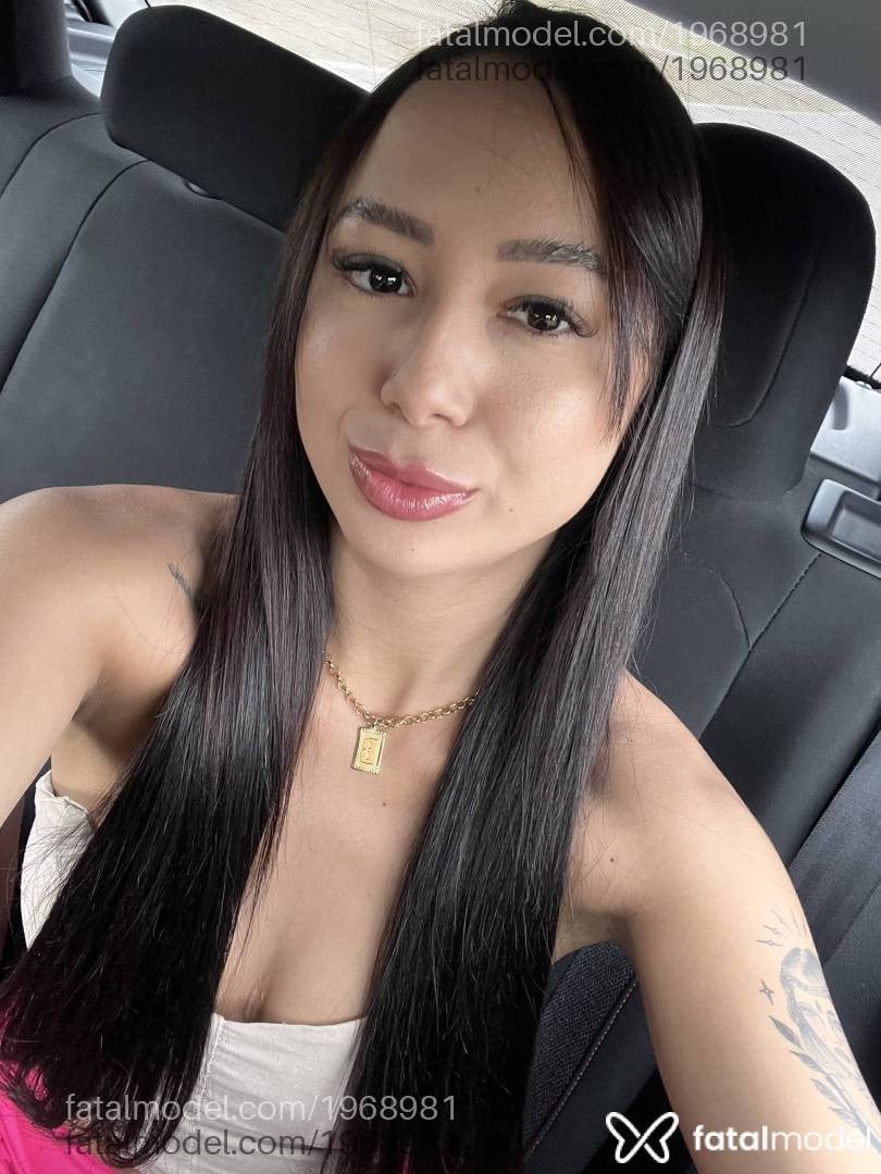Acompanhante mulher com cabelo castanho de olhos pretos - Rafaela