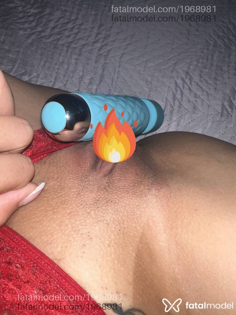 Acompanhante mulher com cabelo castanho de olhos pretos - Rafaela
