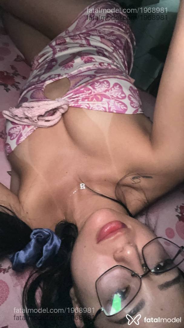 Acompanhante mulher com cabelo castanho de olhos pretos em Goiânia - Rafaela