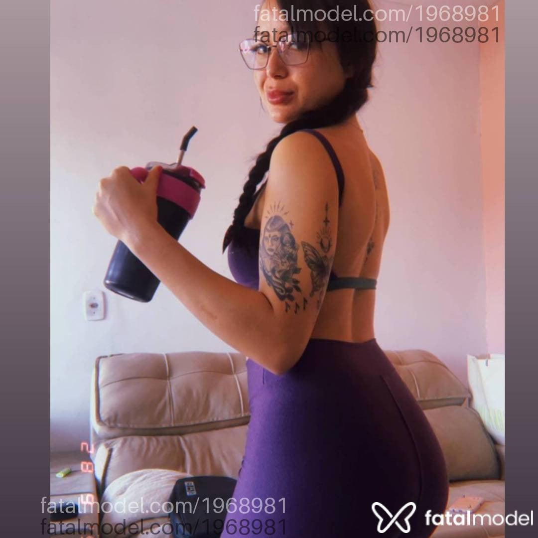 Acompanhante mulher com cabelo castanho de olhos pretos em Goiânia - Rafaela