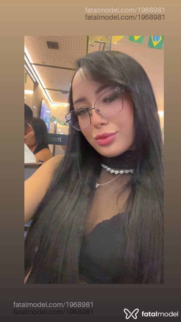 Acompanhante mulher com cabelo castanho de olhos pretos em Goiânia - Rafaela