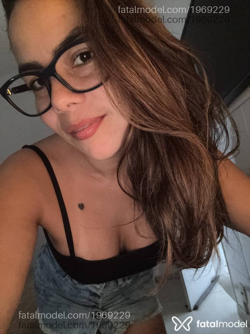 Acompanhante mulher com cabelo castanho de olhos castanhos em Nova Iguaçu - Alice Ferri