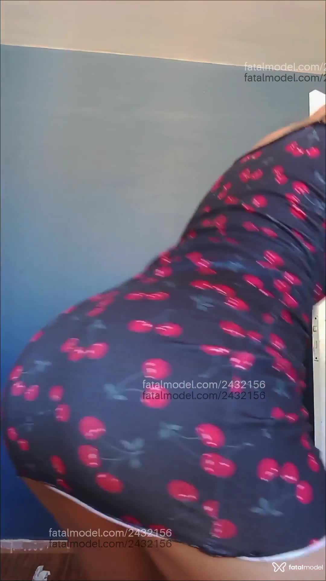 Acompanhante mulher com cabelo castanho de olhos castanhos em Virtual - Aurora