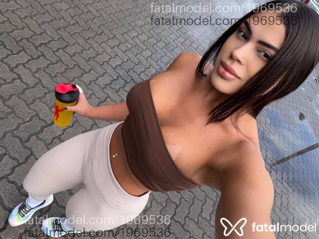 Acompanhante mulher morena (o) de olhos castanhos - Thalita Lopes