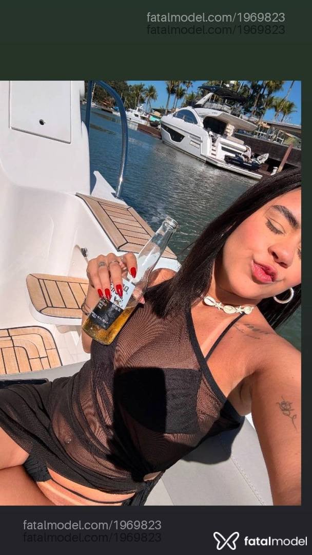 Acompanhante mulher morena (o) de olhos castanhos - Mia Pimentel