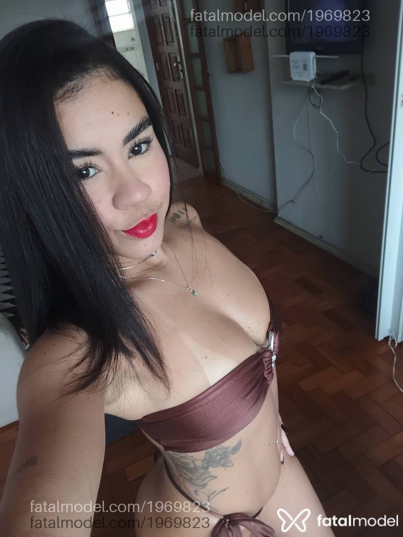 Acompanhante mulher morena (o) de olhos castanhos - Mia Pimentel