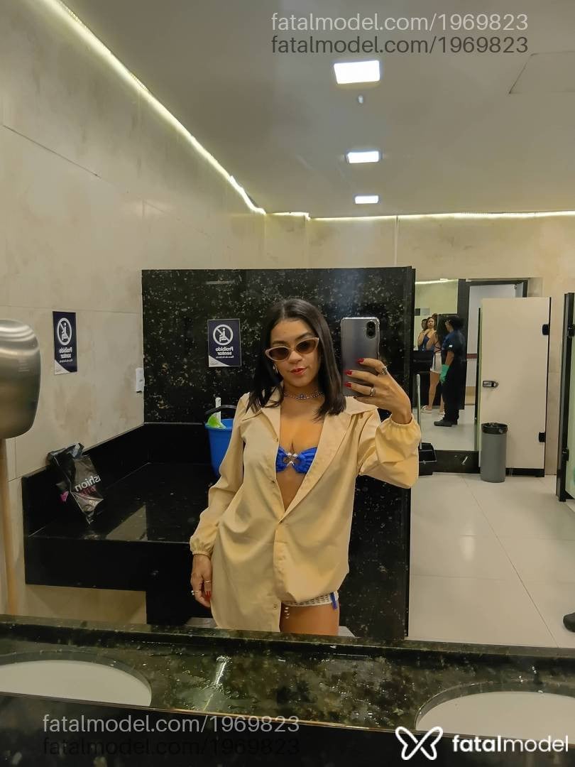 Acompanhante mulher morena (o) de olhos castanhos - Mia Pimentel