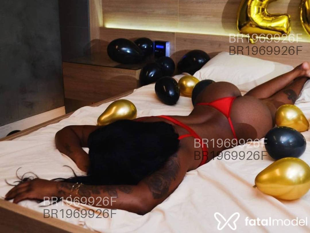 Acompanhante mulher morena (o) de olhos pretos em Rio de Janeiro - Preta