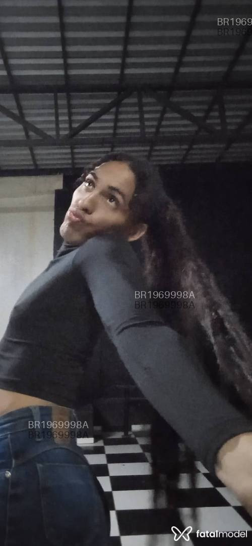Acompanhante mulher trans com cabelo castanho de olhos castanhos em Niterói - Natalia