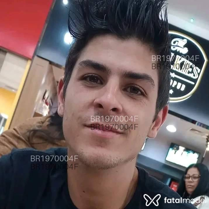 Acompanhante homem com cabelo castanho de olhos mel em Virtual - Cris Luiz