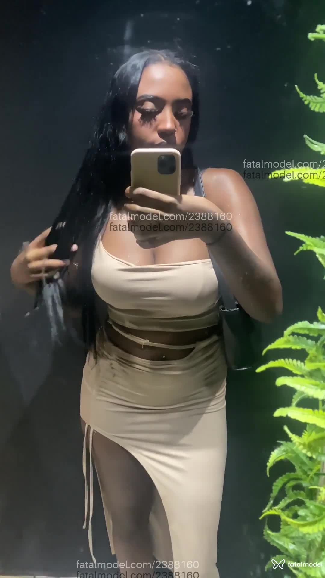 Acompanhante mulher morena (o) de olhos castanhos em São Paulo - Aziiz