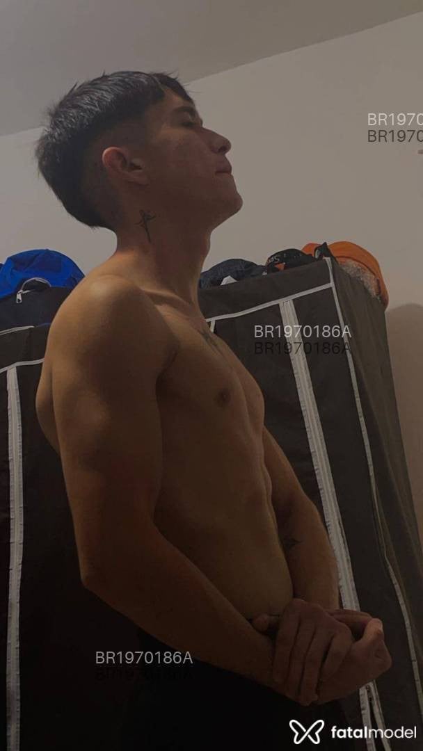 Acompanhante homem morena (o) de olhos castanhos em Virtual Acompanhante homem morena (o) de olhos castanhos em Virtual - Mauricio Gringo