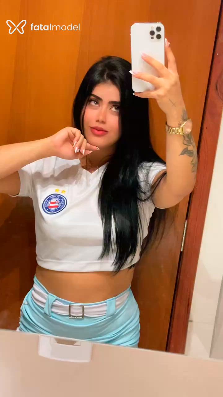 Acompanhante mulher morena (o) de olhos verdes em Feira de Santana Acompanhante mulher morena (o) de olhos verdes em Feira de Santana - Alice