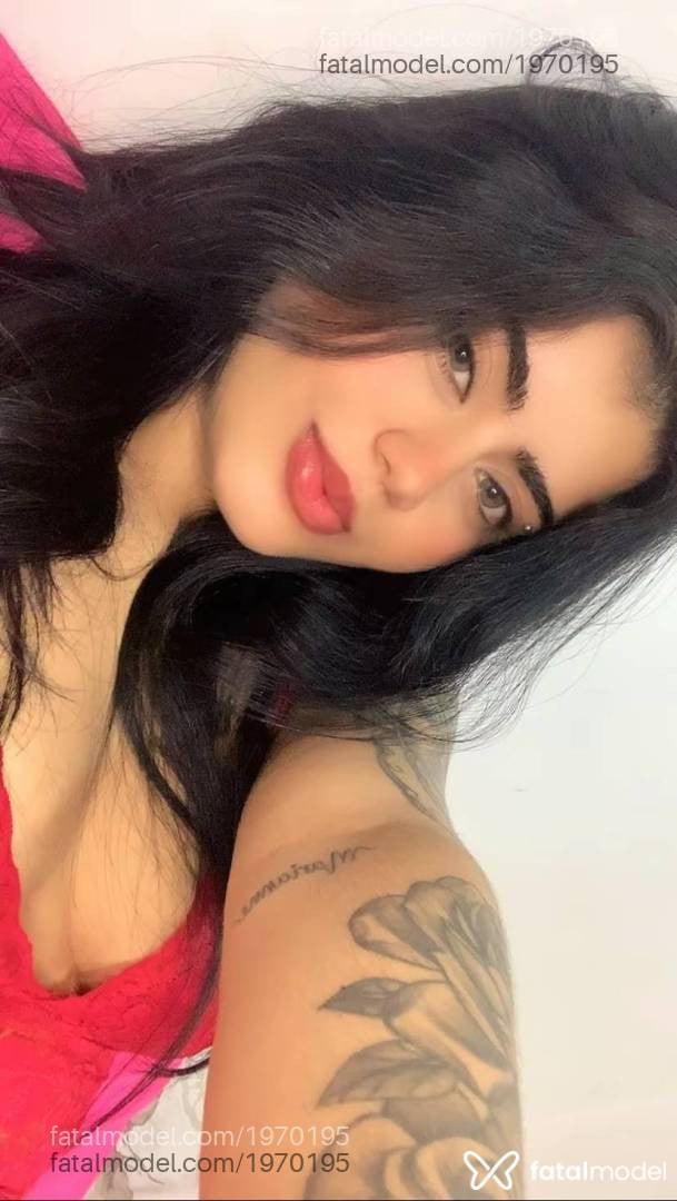Acompanhante mulher morena (o) de olhos verdes em Feira de Santana Acompanhante mulher morena (o) de olhos verdes em Feira de Santana - Alice