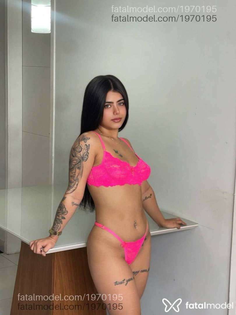 Acompanhante mulher morena (o) de olhos verdes - Alice