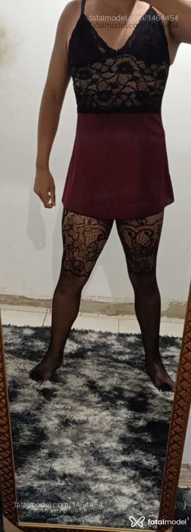 Acompanhante não-binário com cabelo castanho de olhos castanhos em Araxá Acompanhante não-binário com cabelo castanho de olhos castanhos em Araxá - Celina Cdz